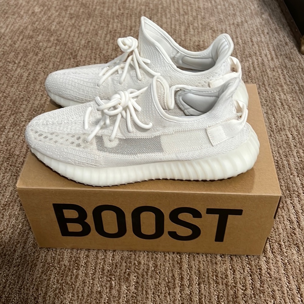 Yeezy 350 V2